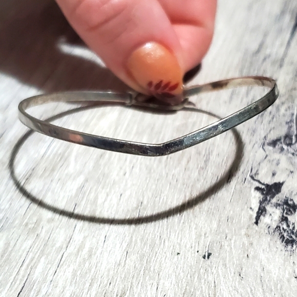 Hammered & Smooth Bracelet. - Picture 4 of 5